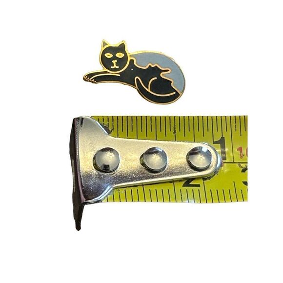 Black white cat lined in gold shiny laying vintage post earrings EUC - Picture 4 of 4